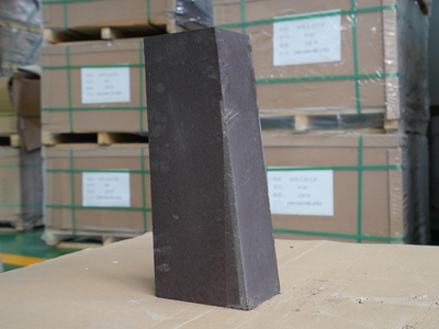 电熔再结合镁铬砖视频