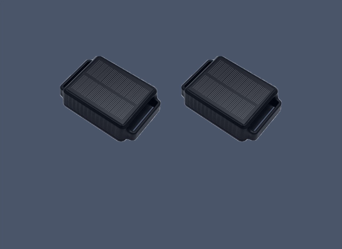 太阳能定位项圈