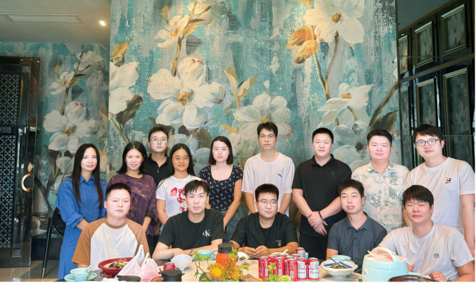 双节同辉承暖意，云辉福利递温情